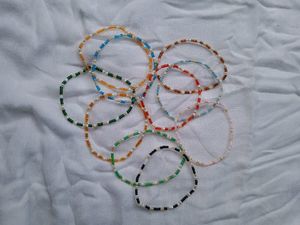 51. 10 Strechable Bracelets