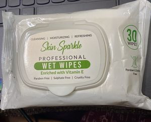 Makeup removing wipes