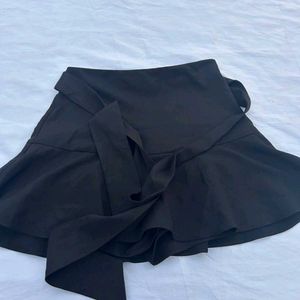 Zara Skorts
