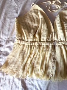 FOREVER 21 BEAUTIFUL PLEATED TOP