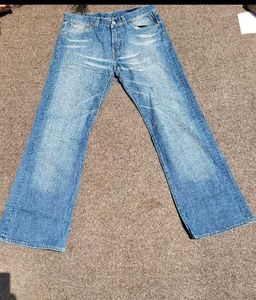 Classic Light-Wash Wide-leg Jeans