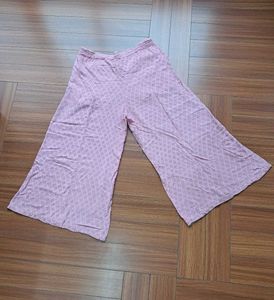 10) Pink Diamond Pattern Palazzo Pants