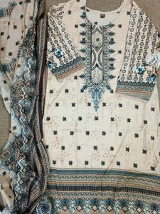 Pakistani 3 Piece Suit