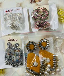 4 Earrings Combo