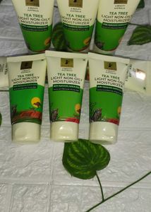 Pilgrim Tea Tree Light Non-Oily Moisturizer