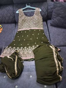 Elegant Olive Green Kurta Set L