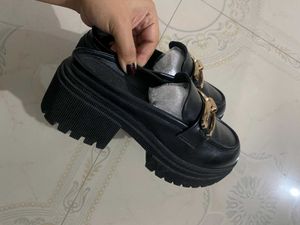 Zara Chain Detail Mules