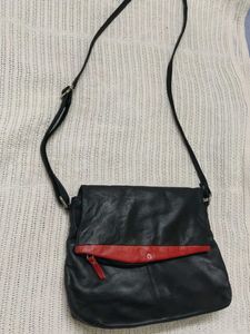 Chic Black &amp; Red Crossbody Bag