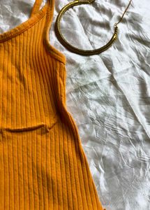 CUTE MUSTARD TOP