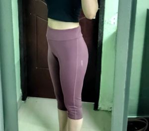 Mauve Cropped Caprie