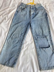 🦋Urbanic ripped-Denim-jeans🦋