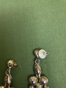 BEAUTIFUL STONE EARRINGS