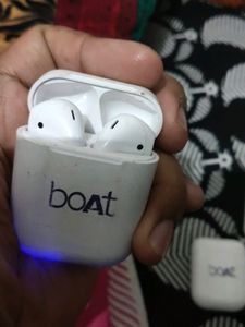 Boat Blue Tooth Ear Buds Set Of 4