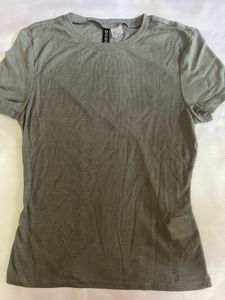 H&amp;M Grey T-Shirt