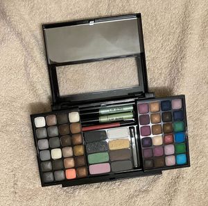 NYX SoHo Glam Makeup Kit