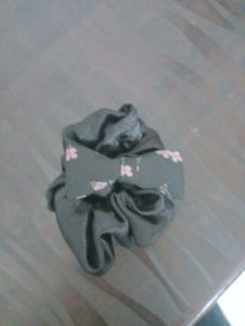 Combo Of Hairs Rubber Black With Clip