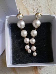 Korean Pearl Earrings.