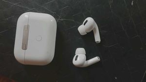Smartwatch &amp; Airpods Combo