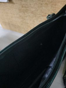 Chic Green Croc-Embossed Tote Bag