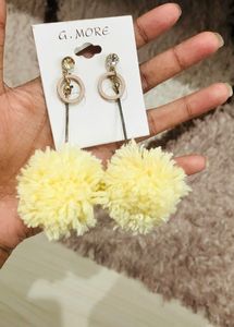 Thread pom pom earring