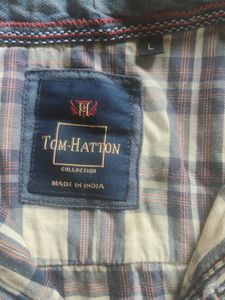 L-Size Plaid Button-Down Shirt