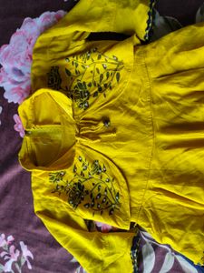 Yellow &amp; Navy Girls Outfit