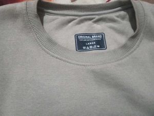 Grey Levi&#39;s warm T-shirt