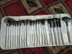 Professional Wood Make Up Brushes Sets
