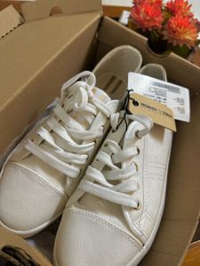 Stylish White Casual Shoes