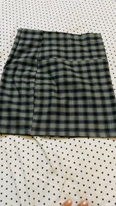 black green check A- line skirt size-S 28 waist