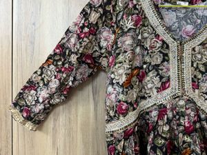 Floral Embellished Kurti With Pant
