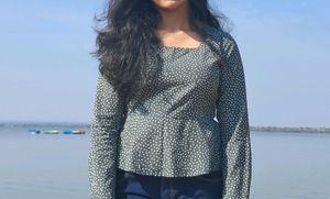 Peplum Top SIZE M-L