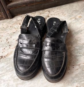 Black Croc Embossed Slingback Loafers