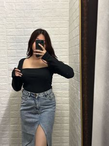 Black Ribbed Full Sleeve Top