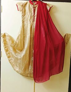 GORGEOUS ✨ GOLDEN GOWN
