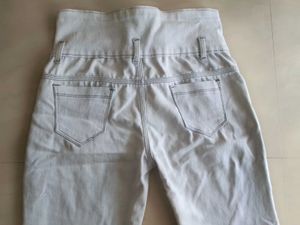 Stylish White Skinny Fit Jeans for Women