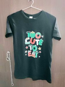 Cute Graphic Tee 😍