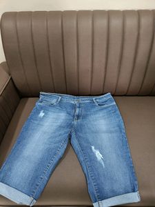 Branded Capri Knee Length From Kraus Brand