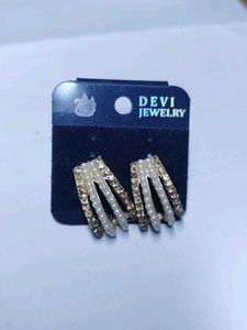 cute korean pearl and gold earrings