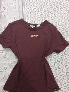 Levi's Maroon Tee