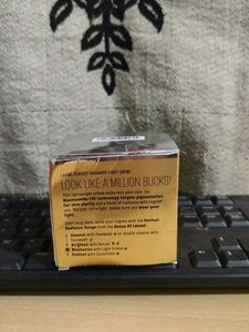 Lakme Perfect Radiance Light Cream