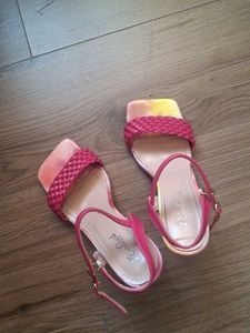 Gradient Pink Heels for Parties Or Meeting!