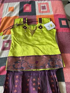 Pattu Pavadai