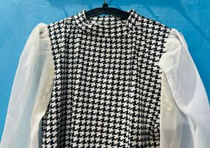 Houndstooth Puff Sleeve Top