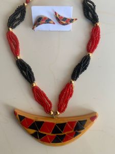 North East Neckpiece