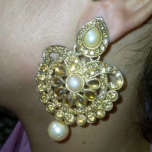 Dhwani Ear Ring