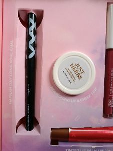 Seal Packed (Just Herbs Beauty Essential Kit)