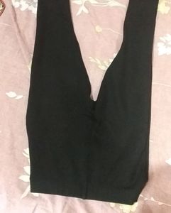 A Vibrant Black Jeggings ( Jeans)