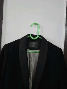 Zara Black Blazer - Classic Style size eur S