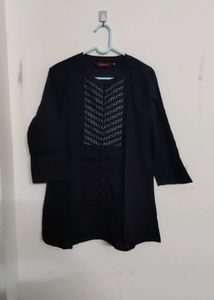 Sangria Black Top